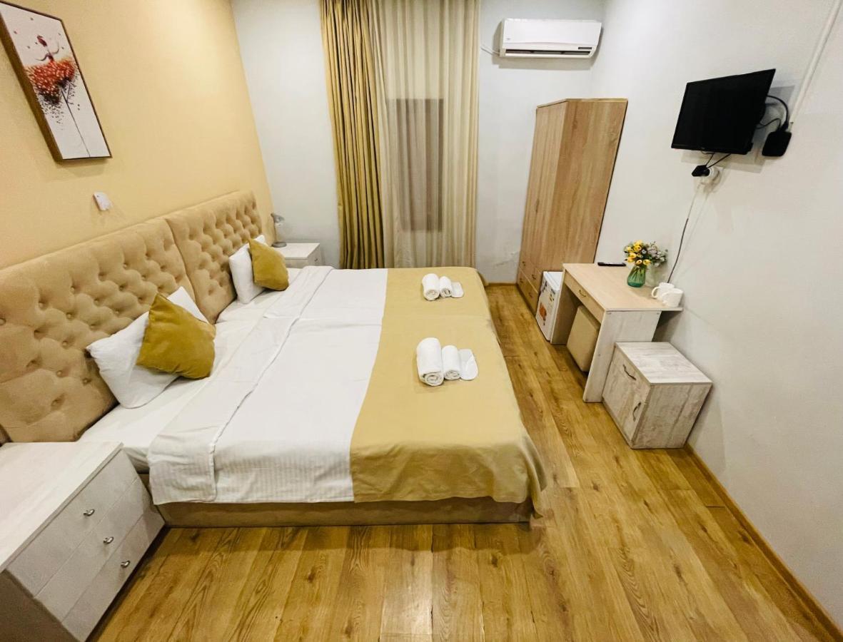Book Hotel Tbilisi Eksteriør billede