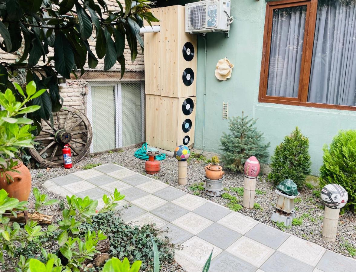 Book Hotel Tbilisi Eksteriør billede