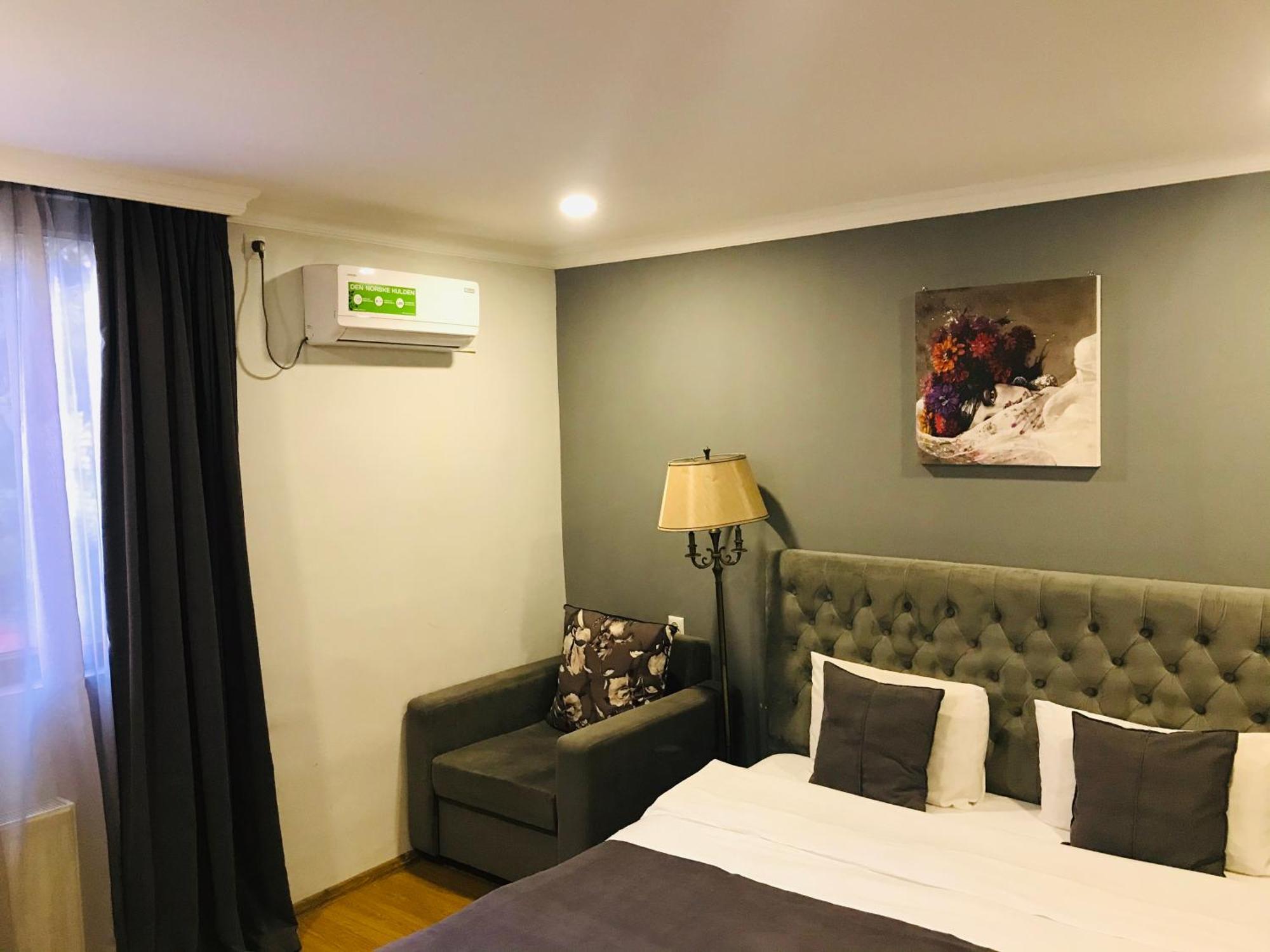 Book Hotel Tbilisi Eksteriør billede